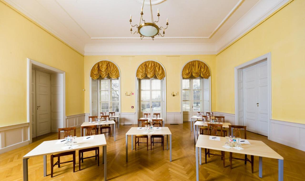 Karolyi Kastely Hotel & Restaurant Fehervarcsurgo Exterior photo